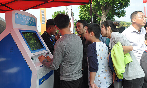 深圳警營開放日50余萬市民圍觀，華視電子助陣